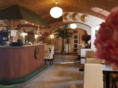 nhượng quán ăn đang hoạt động bình thường tại Praha 8