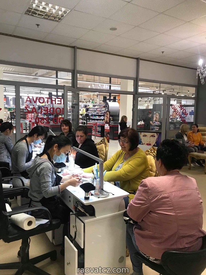 Nhượng lại tiệm Nails Trong Kaufland TP Cheb