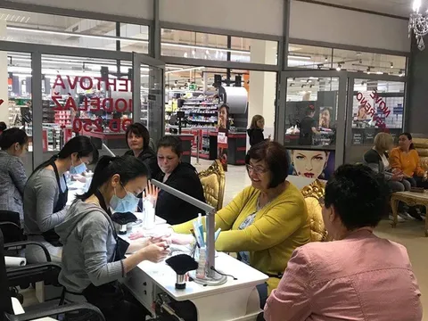 Nhượng lại tiệm Nails Trong Kaufland TP Cheb