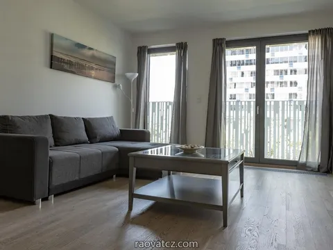 Cho thuê căn hộ 5+1 , diện tích 130m2, tầng 4 , có ban công