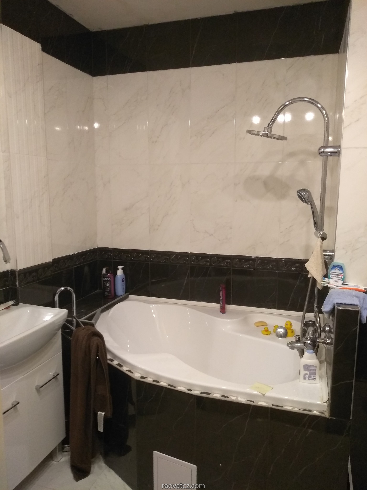 Cho thuê nhà 3+1. 85m sạch đẹp ,rộng rãi gần tramvaj,bus địa chỉ Praha 6