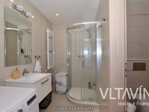 cho thuê căn hộ mới 3+kk / 75m2 trên tầng 2 ở tòa nhà Garden Tower