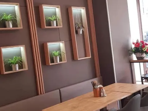 Bistro Praha 5-Anděl cần tìm bồi bàn full time 32-40kc/ tháng