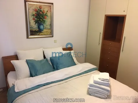 Cho thuê căn hộ mới 3 + kk, DT 100 m2, tầng 1/3 ở Brno