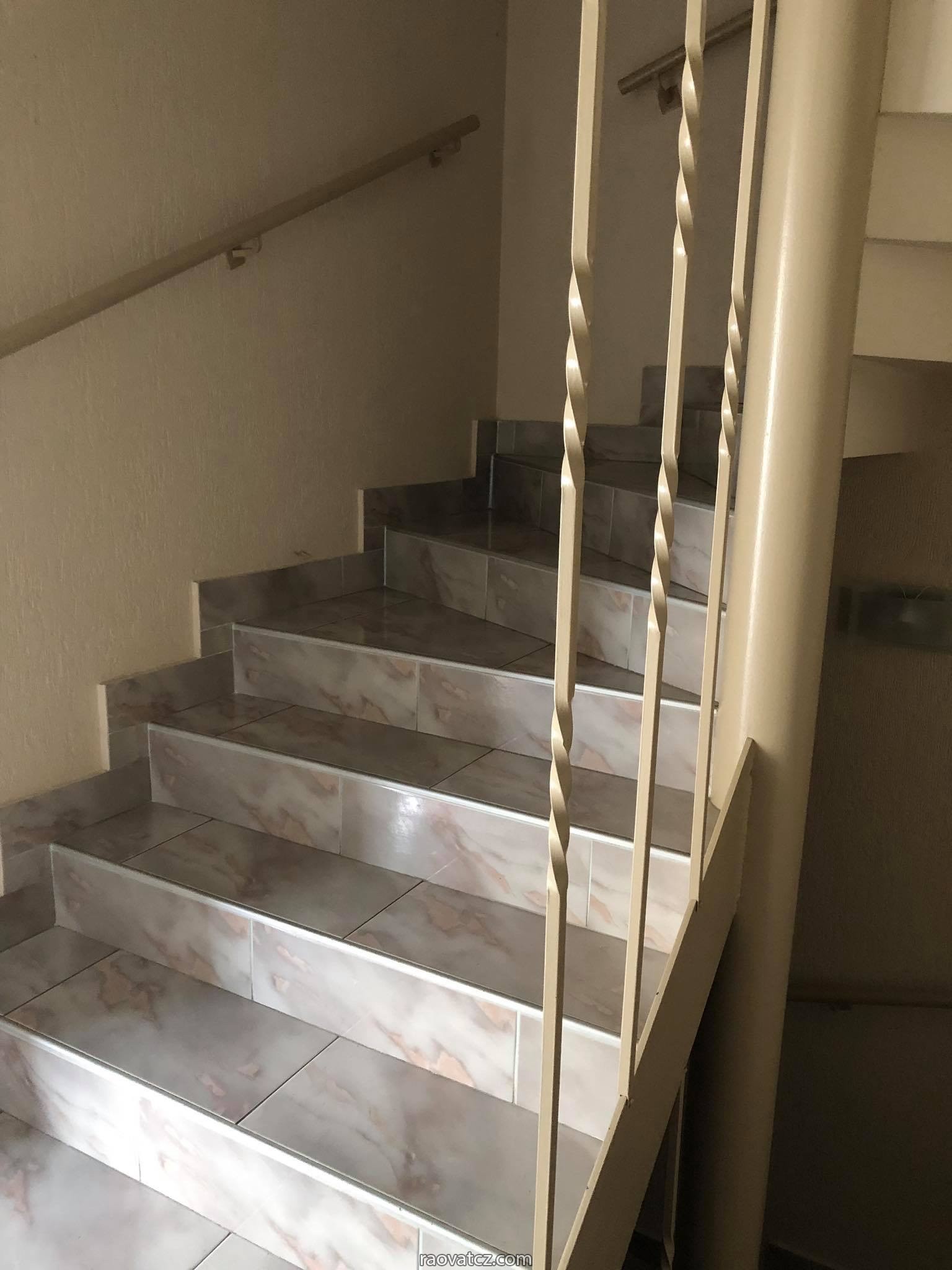 cạnh chợ Sapa đi bộ 5 phút còn một phòng cho thuê