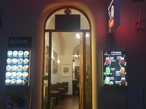Chào cả nhà Quán Phở Hinh 24 tại Praha 1 cần tuyển 1 pha chế đồ uống