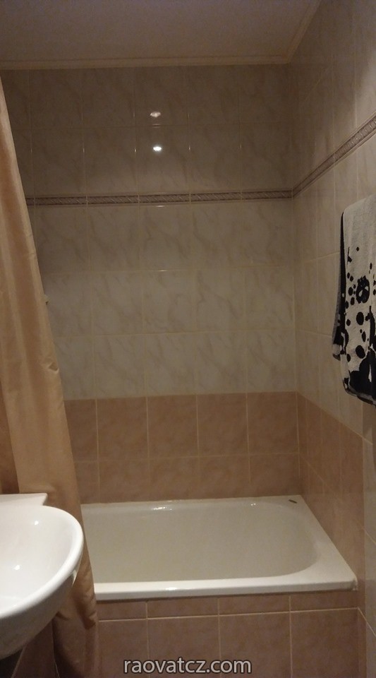 Cho thuê Byt 2+kk 50m2, Metro Luka Praha 5 đầy đủ tiện nghi, chủ Tây