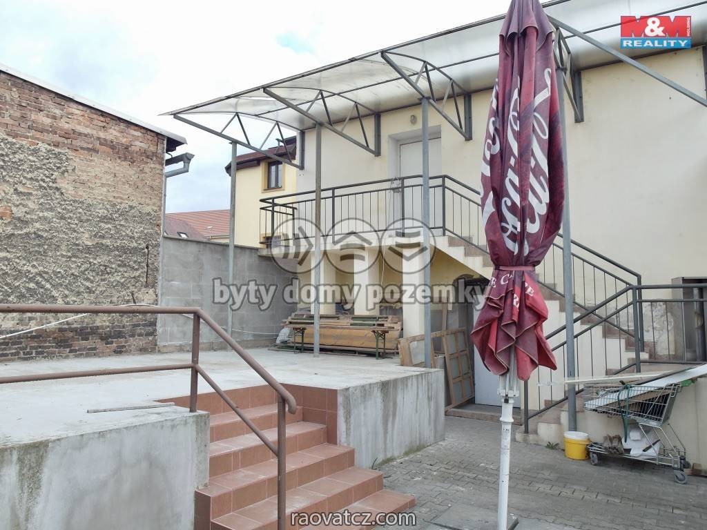 Bán cửa hàng trên ở dưới bán hàng, chủ tư nhân, 887 m2, Chabařovice - Hình 1