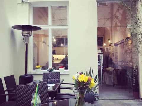 Nhượng quán ăn gần quảng trường con ngựa Praha 1