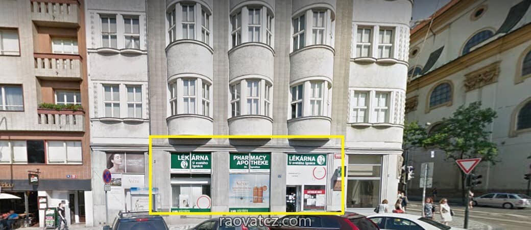 Cửa hàng cho thuê tại Ječná, Praha 2, ngay cạnh quảng trường Karlovo.