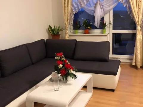Mình có byt 3+kk ,89m2 +10m2 balkon, tại Modřany praha 4
