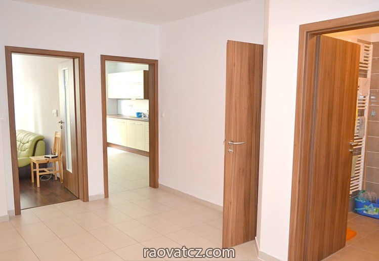 Cho thuê nhà 3+1 (dt 77m2) gần chợ Sapa, Praha 4