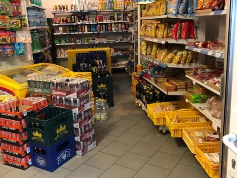 nhượng lại cửa hàng ở Zatec 60m2 và byt ở ngay trên cửa hàng 2+1