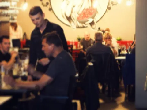 Tuyển bồi bàn cho Nhà hàng Asijska hiện đại ở trung tâm Praha 1