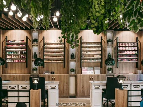 Tiệm nails cần tìm thợ nữ PHỤ và CHÍNH (ưu tiên thợ biết nối mi hoặc tiếng)