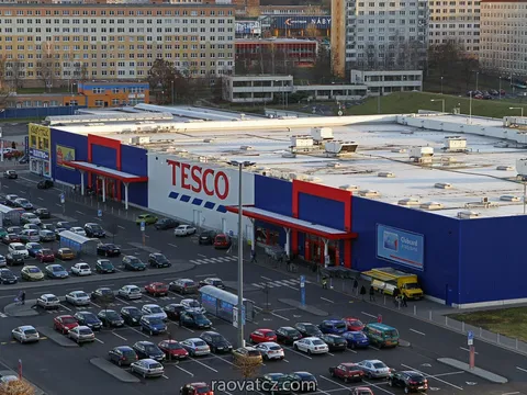 Quán ăn trong Tesco Melnik cần người đứng Kasa