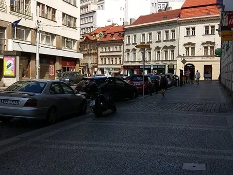 Cửa hàng tai Praha có thể ký được hợp đồng làm Potraviny