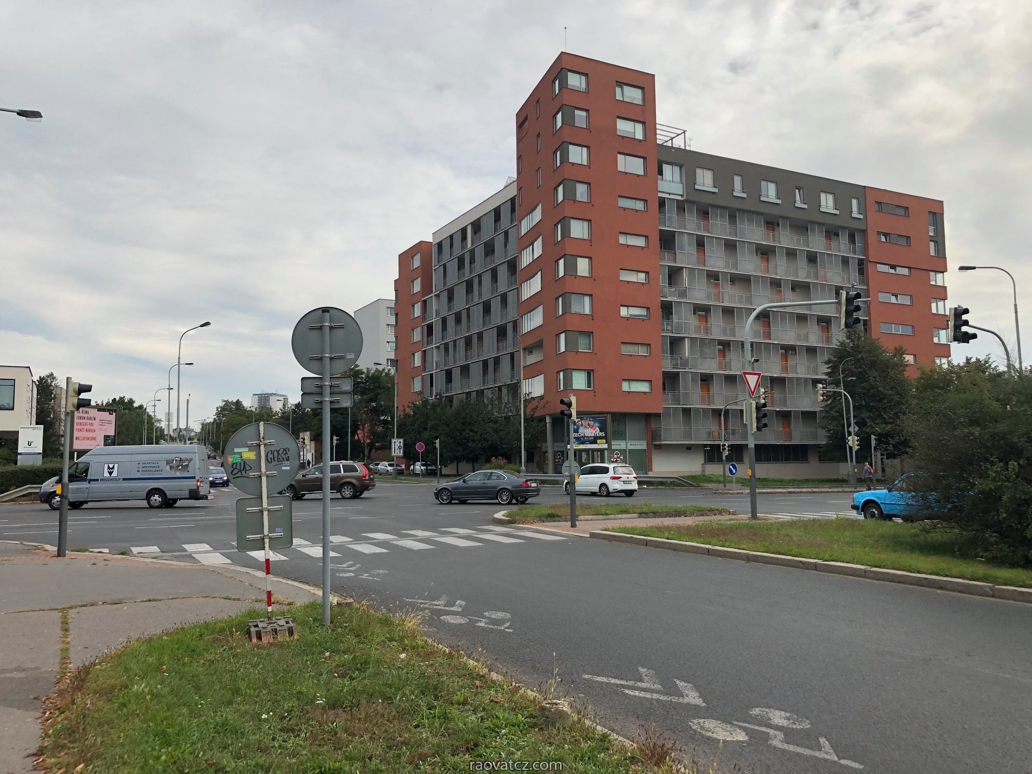 Bán quầy bán hàng trên phố chính, ngay ngã tư khu dân cư Praha 4