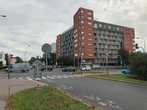 Bán quầy bán hàng trên phố chính, ngay ngã tư khu dân cư Praha 4