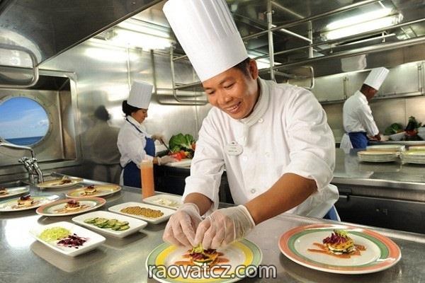 Quán bistro ở uhříněvés Praha 10 cần tìm 1 đầu bếp và 1 bồi bàn