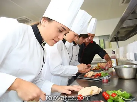 Quán ăn vùng PARDUBICE cần tìm phụ bếp