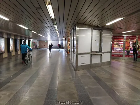 Nhượng lại hợp đồng tiệm ăn Kebab đầy đủ thiết bị tại Metro Praha 1