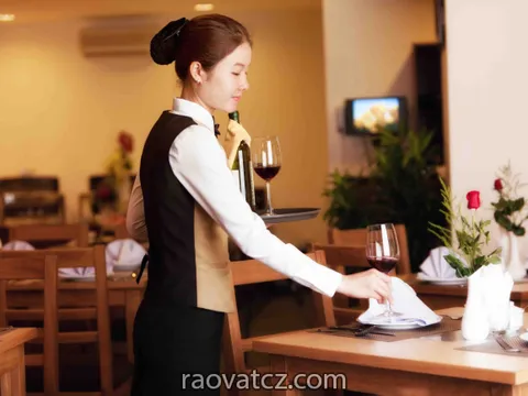 Quán ăn Praha 1 tìm bồi bàn part time lương 120kc/h