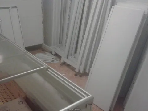 Bán giàn giá còn mới giá rẻ tại Kladno