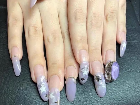 Sang nhượng tiệm nails Praha 6 đã hoạt động đc 10 năm