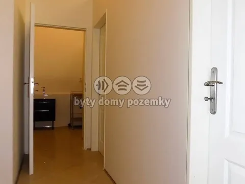 Bán cửa hàng làm đẹp, chủ tư nhân, 103m², Praha 5-Barrandov