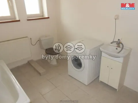 Bán BĐS trên ở dưới bán hàng, chủ tư nhân 507m2, Dvorce u Bruntálu