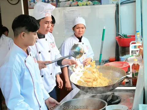 Quán Tràng an chợ bò praha 7 tìm đầu bếp hoặc phụ bếp nam biết rang cơm xào mì
