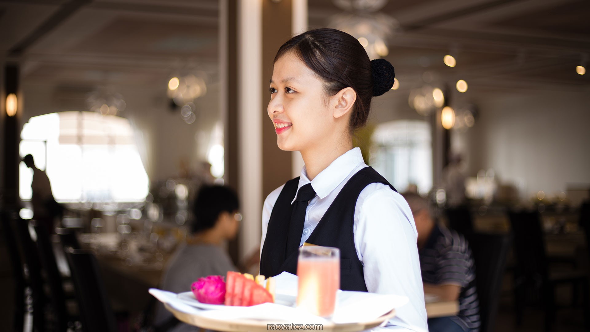 Cần tìm bồi bàn làm part time cho quán việt tại Praha 3