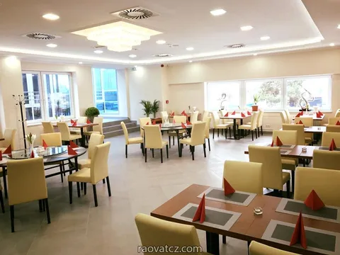 Nhà hàng Việt Palace Brno cần tuyển thêm 2 nhân viên bar