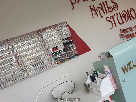 Muốn nhượng lại tiệm nail ở Penny Prachatice , cạnh bến bus và ga tàu