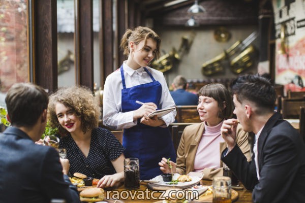 Quán ăn TT Praha cần tìm phụ bếp và 2 bồi bàn làm full time