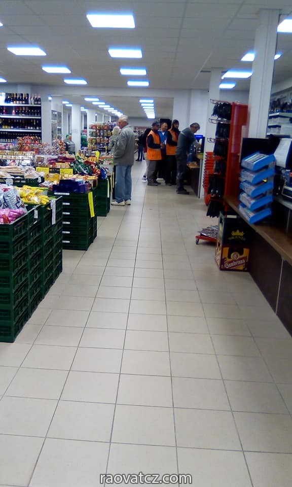 Kho đổ buôn + cửa hàng bán lẻ giá tốt nhất Karlovy Vary - Hình 1