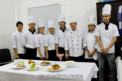 Chúng tôi đang cần tuyển người đứng kasa và đầu bếp với số lượng,
