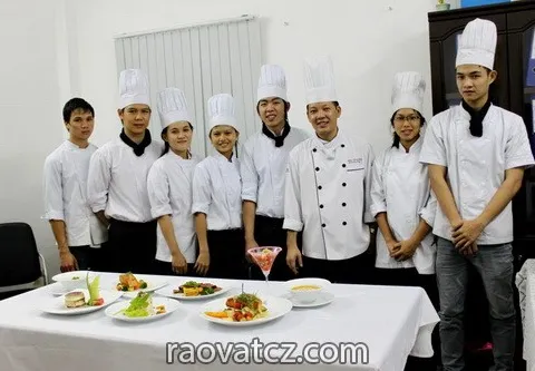 Chúng tôi đang cần tuyển người đứng kasa và đầu bếp với số lượng,