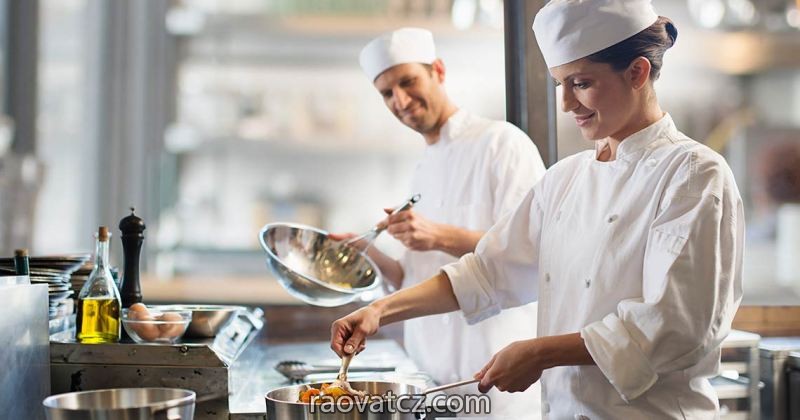 Cần tìm 1 đầu bếp và 1 phụ bếp chuyên đồ Việt làm việc tại Pardubice - Hình 1