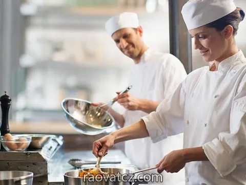 Cần tìm 1 đầu bếp và 1 phụ bếp chuyên đồ Việt làm việc tại Pardubice