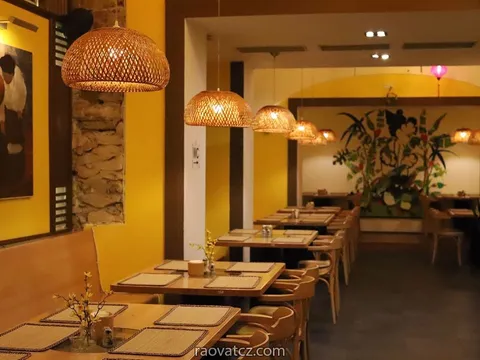 Nhà hàng tại trung tâm Praha cần tìm phục vụ