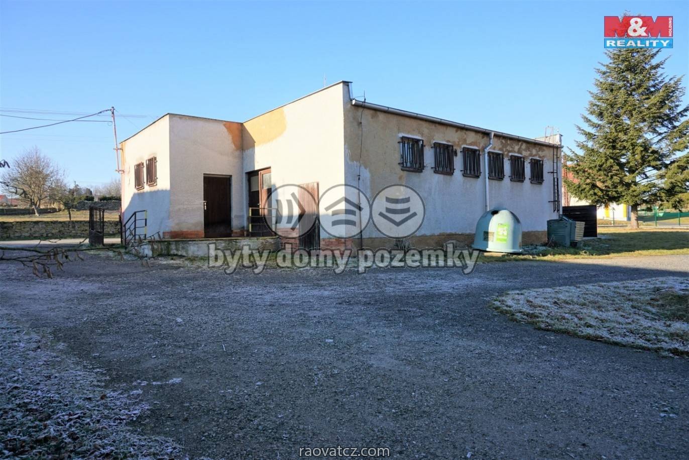 Bán cửa hàng 119m2 cùng với bđs 1202m2, chủ tư nhân, ở làng Soběsuky, thuộc Plzeň Jih