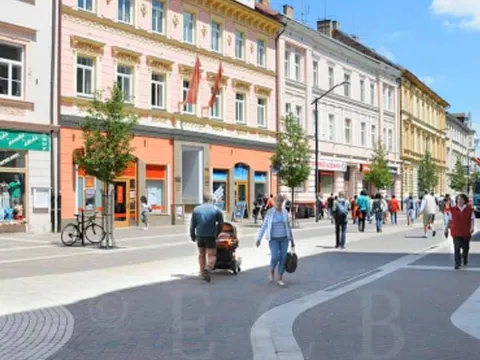 Sang nhượng hợp đồng quán ăn tại Nam tiệp, České Budejovice, Lannova Trida