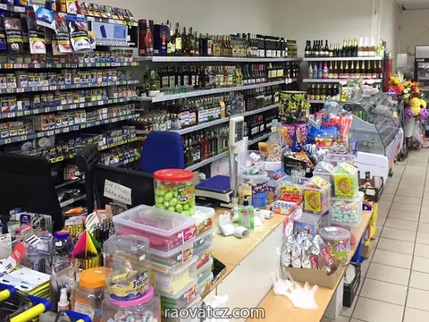 Cần nhượng lại Potraviny vì ko có người làm, rộng 250m2 gần Praha 9