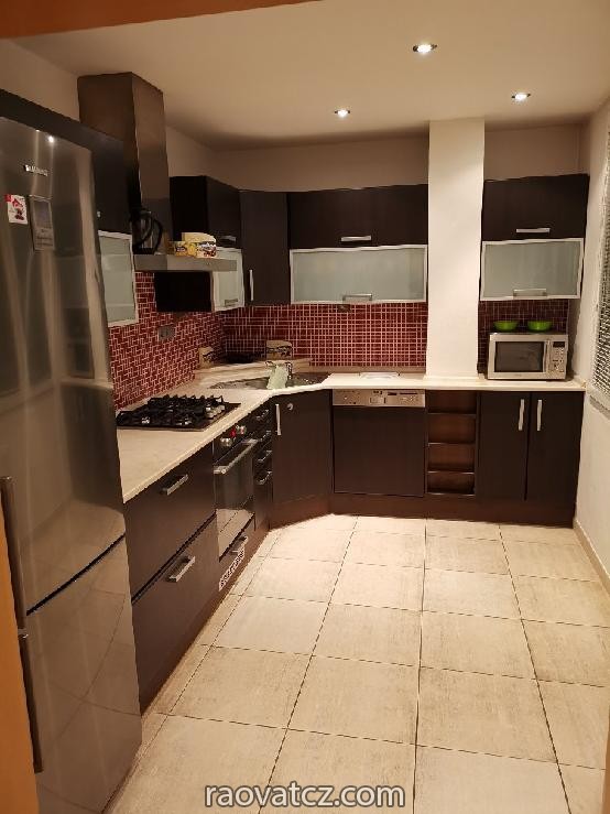 Cần cho thuê nhà 2KK (60 m2 +6 m2 balkon) Praha - Kamýk .