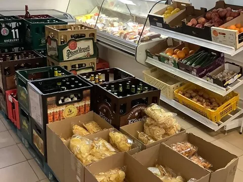 nhượng lại cửa hàng, diện tích bán hàng 150m, kho 90m vùng Zlín