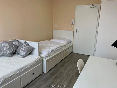 Cho thuê phòng hoặc cả tầng ở nhà riêng mới sửa ở Praha 4 Pankrác