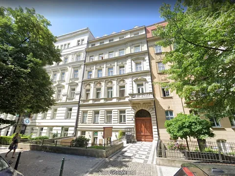 Bán lại tòa nhà tại trung tâm Praha 2, khu vực đông đúc khách nước ngoài