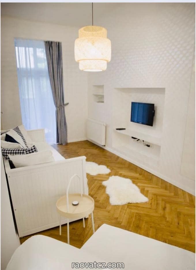 Cho thuê nhà 1+1 64m2 đẹp tại Novákových- Praha 8 Liben, có vườn.